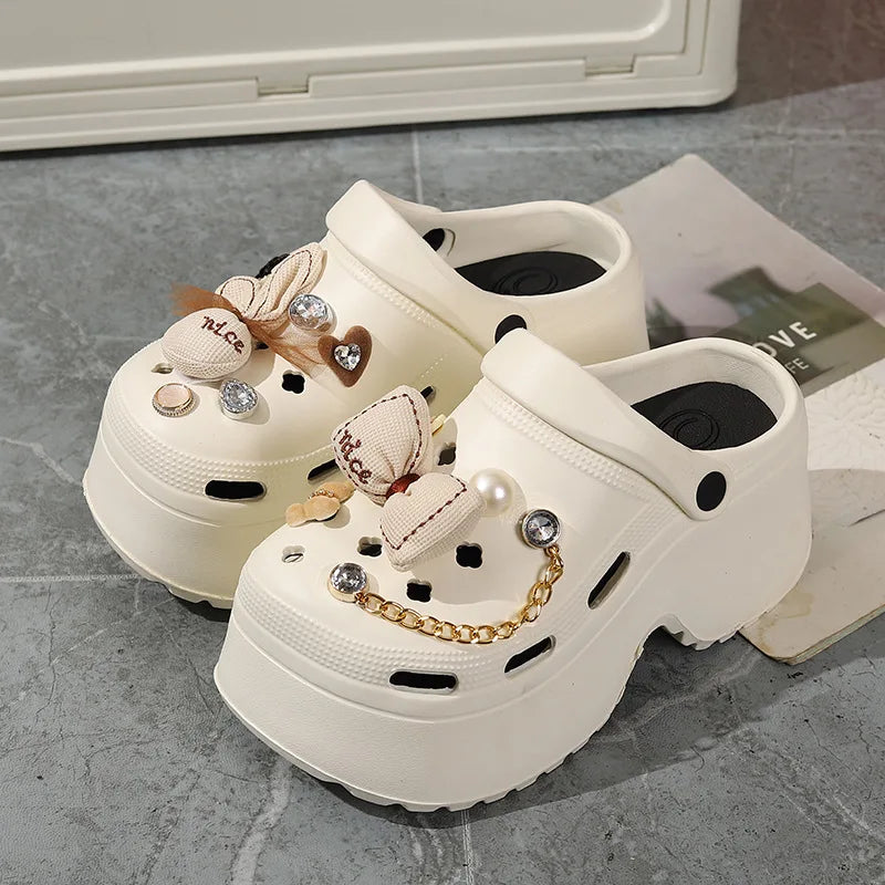 Sandalias Crocs con lazo DIY