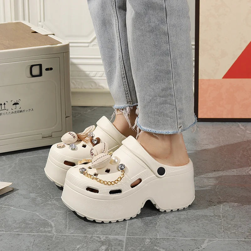 Sandalias Crocs con lazo DIY
