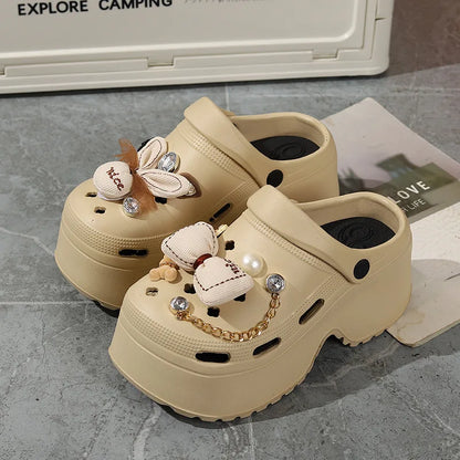 Sandalias Crocs con lazo DIY